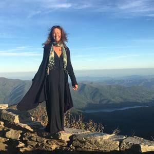 Meet your Posher, Joy